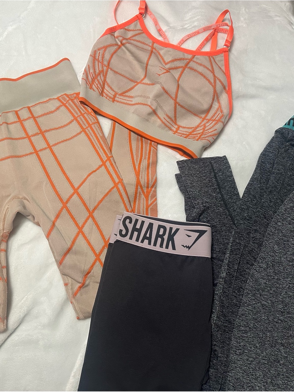 Gymshark Bundle - Picture 2 of 16